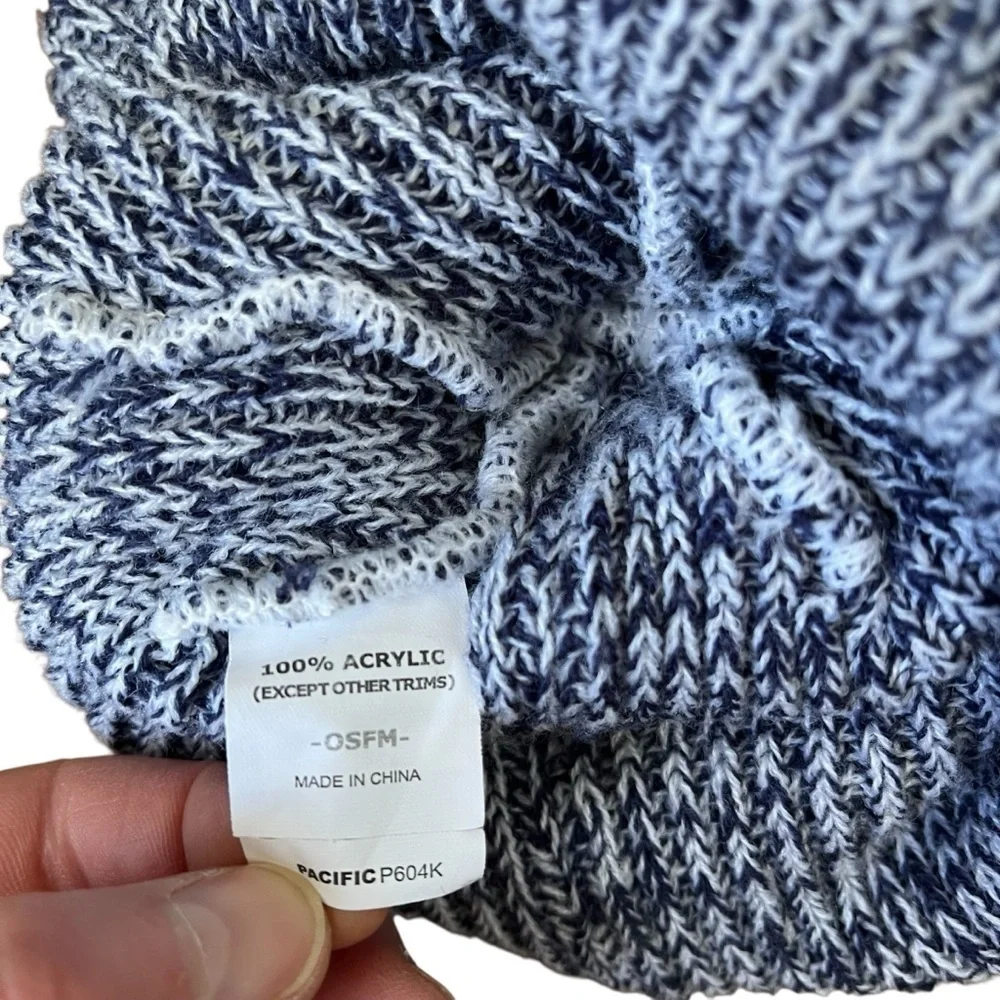Patriots Women’s Winter Hat Pom Pom Blue White Knit Beanie Cuffed New England